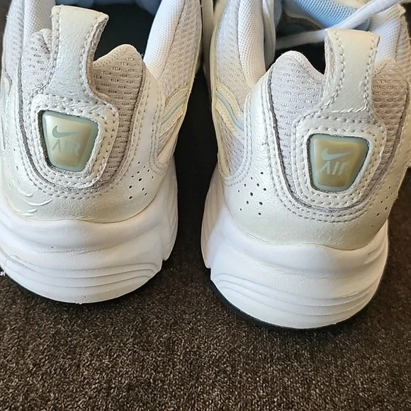 Nike Air Women's Running Shoes 🩵🩵🩵 - Picture 8 of 9